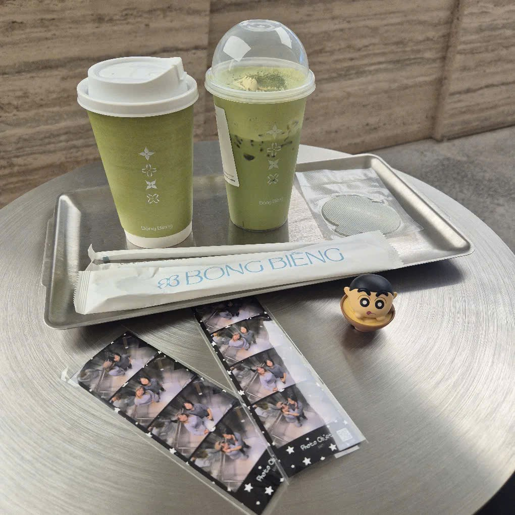 Hai ly nước và những tấm ảnh kỷ niệm của Chilllly và Cún